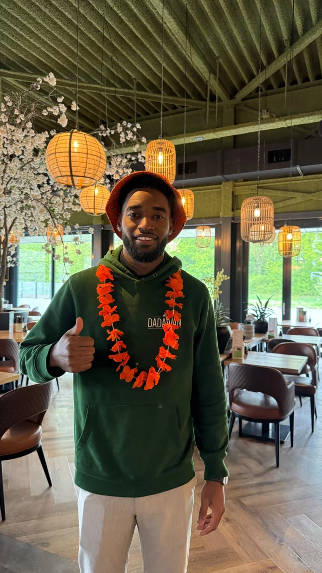 Happy King’s Day from Team DADAWAN! 🇳🇱🧡

Today’s all about orange vibes, partys, and of course… DADAWAN! Whether you’re out celebrating or keeping it cozy, we’ve got the worldly food to keep your day extra festive. 🍜🍣🔥

Orange outfits, good vibes, and worldly food? Sounds like a royal combo. See you soon at DADAWAN! 😎

\#dadawan #dadawanfood #Kingsday #koningsdag #king #orangeday
